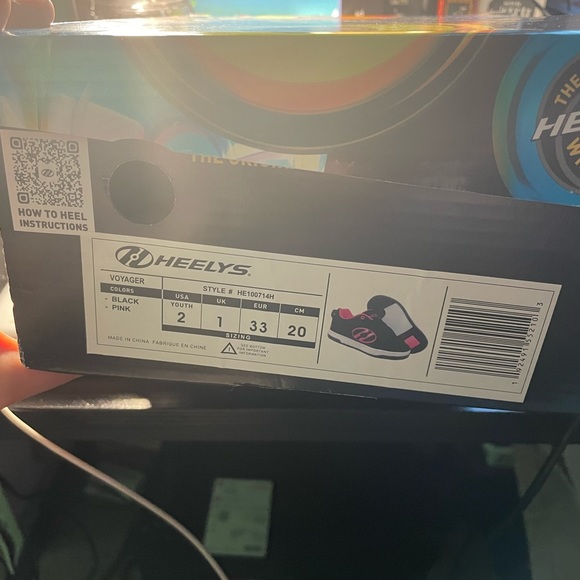 Girls Heelyes - Picture 4 of 4